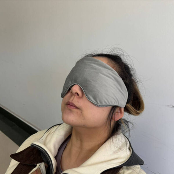 Gravity eye mask