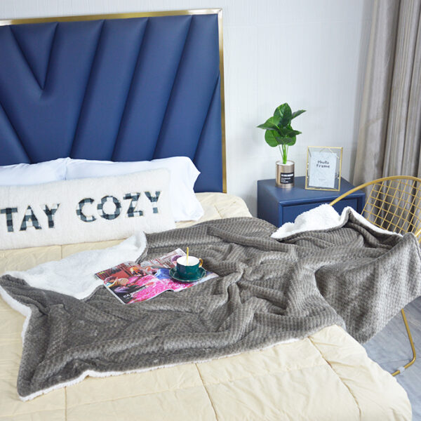 Fuzzy Sherpa Fleece Throw Blankets