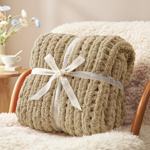 Chunky Chenille Luxury Blankets