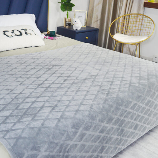 Solid Reversible Stripes Plush Bed Throw Blankets - 图片 4