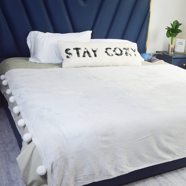 Fashion Style Polyester Flannel Blankets - 图片 3