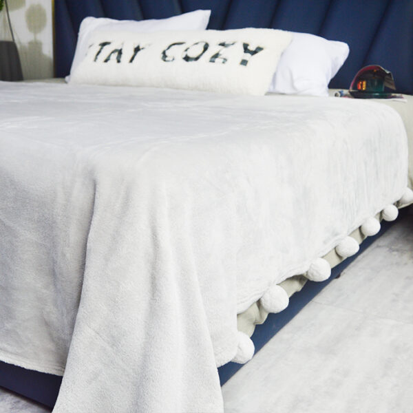 Fashion Style Polyester Flannel Blankets - 图片 2