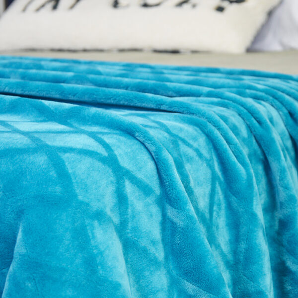 Solid Reversible Stripes Plush Bed Throw Blankets - 图片 2