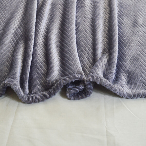 Plain Embossed Flannel Blankets - 图片 3